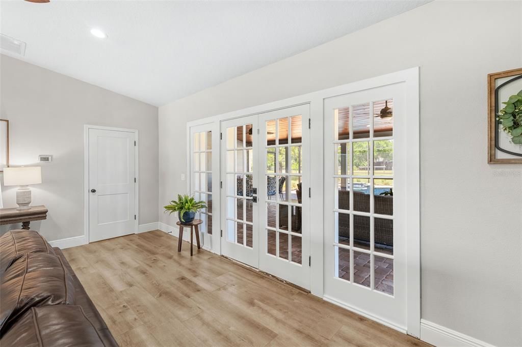 For Sale: $1,300,000 (4 beds, 3 baths, 3072 Square Feet)
