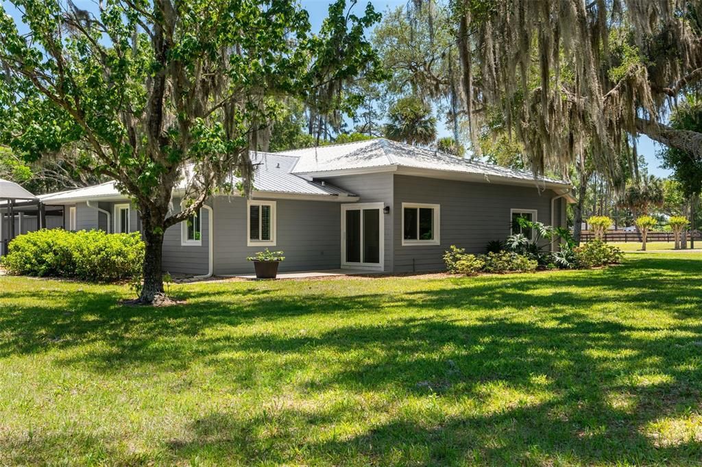 For Sale: $1,300,000 (4 beds, 3 baths, 3072 Square Feet)