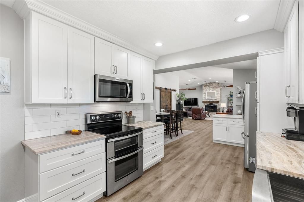 For Sale: $1,300,000 (4 beds, 3 baths, 3072 Square Feet)