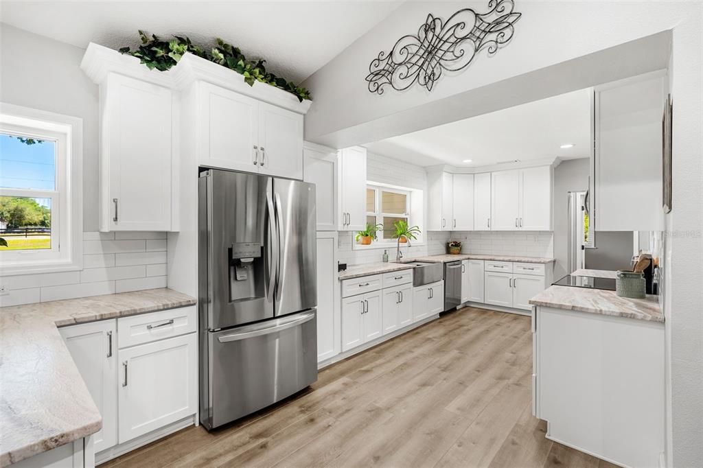 For Sale: $1,300,000 (4 beds, 3 baths, 3072 Square Feet)