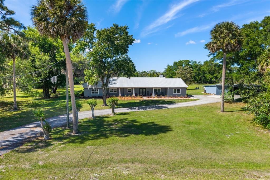 For Sale: $1,300,000 (4 beds, 3 baths, 3072 Square Feet)