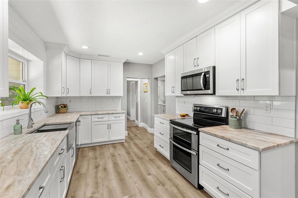 For Sale: $1,300,000 (4 beds, 3 baths, 3072 Square Feet)
