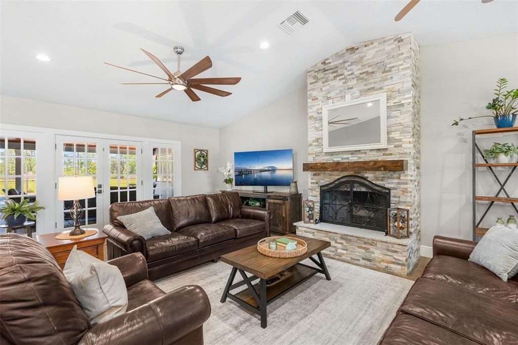 For Sale: $1,300,000 (4 beds, 3 baths, 3072 Square Feet)