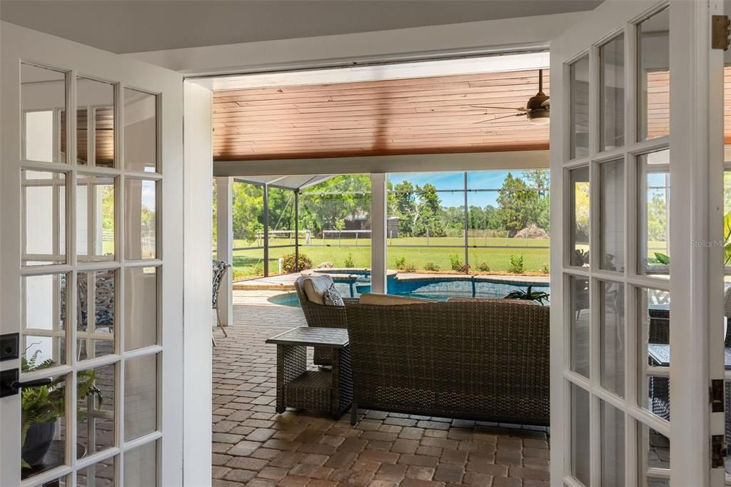 For Sale: $1,300,000 (4 beds, 3 baths, 3072 Square Feet)