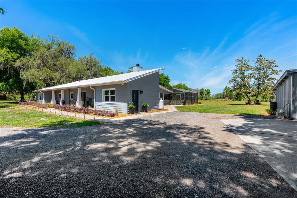For Sale: $1,300,000 (4 beds, 3 baths, 3072 Square Feet)