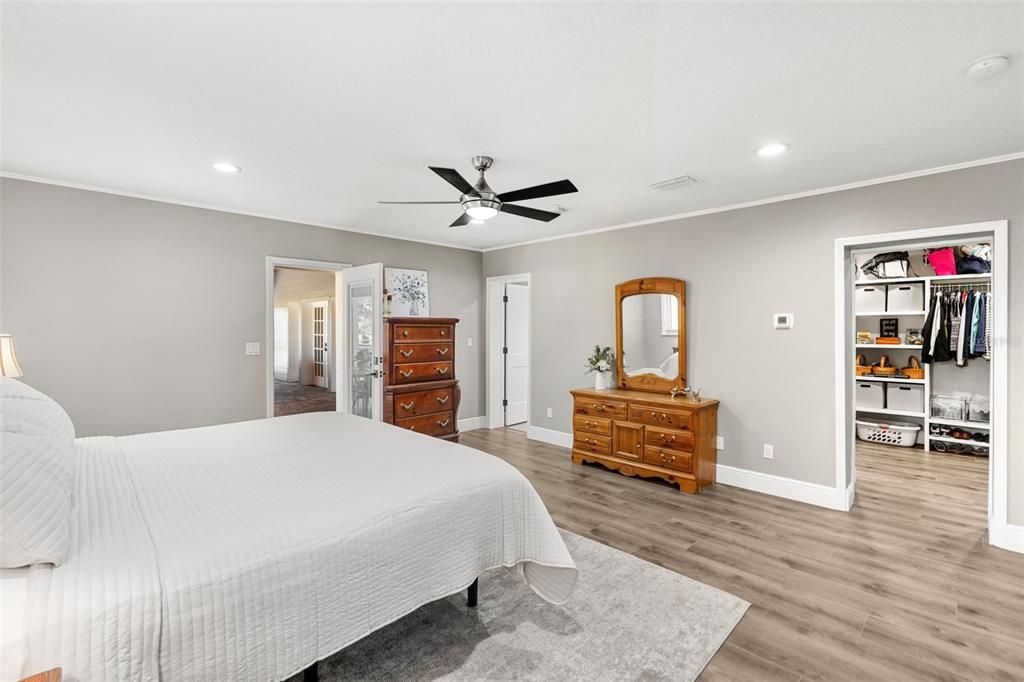 For Sale: $1,300,000 (4 beds, 3 baths, 3072 Square Feet)
