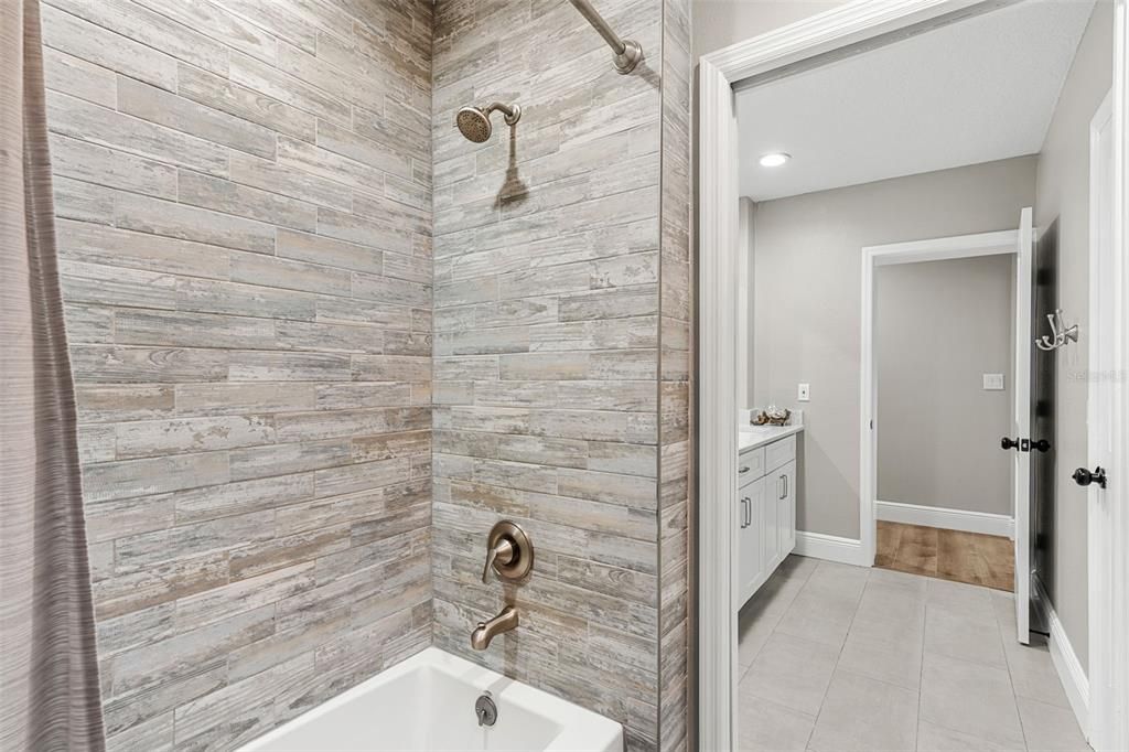 For Sale: $1,300,000 (4 beds, 3 baths, 3072 Square Feet)