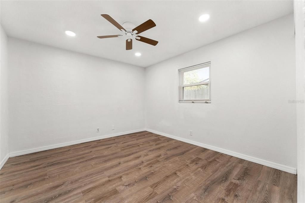 В аренду: $2,400 (4 спален, 2 ванн, 1600 Квадратных фут)
