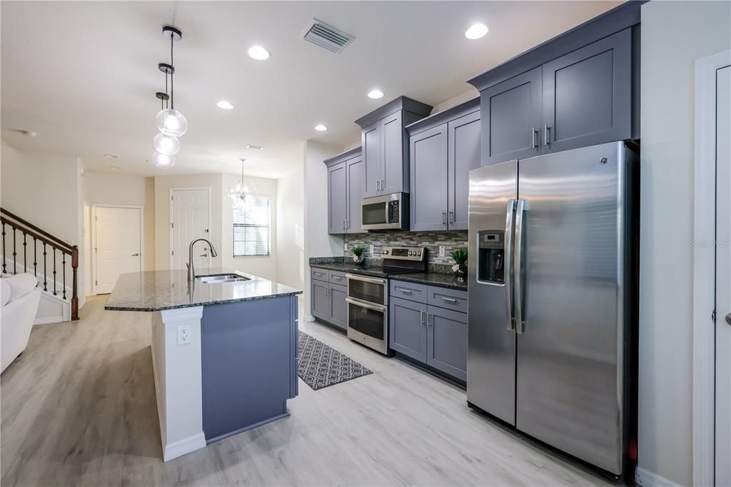 Active With Contract: $350,000 (3 beds, 2 baths, 1748 Square Feet)