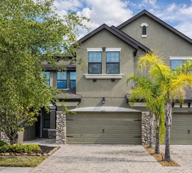 Active With Contract: $350,000 (3 beds, 2 baths, 1748 Square Feet)