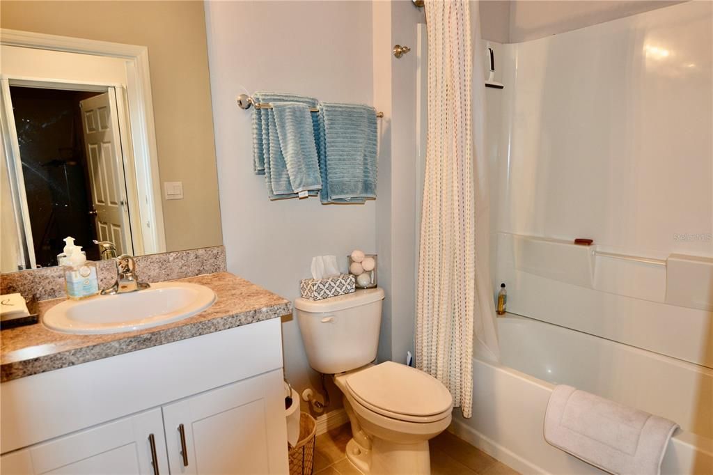 For Sale: $299,900 (2 beds, 2 baths, 1516 Square Feet)