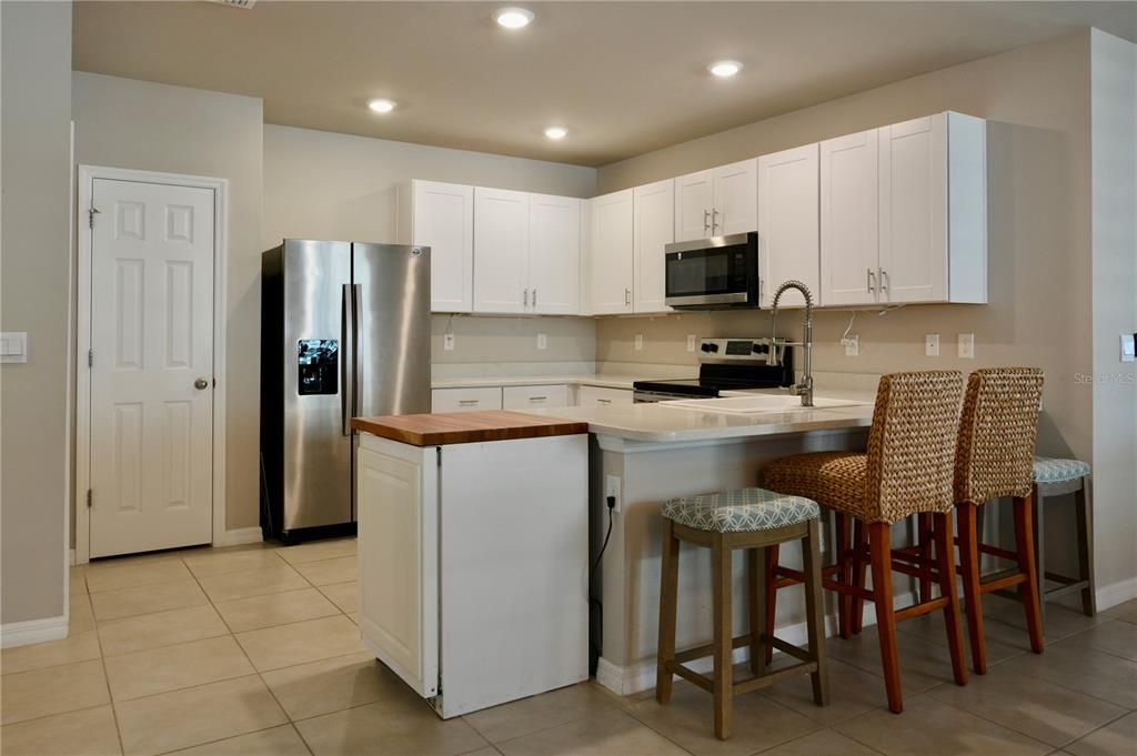 For Sale: $299,900 (2 beds, 2 baths, 1516 Square Feet)
