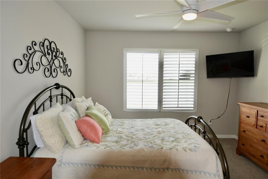 For Sale: $299,900 (2 beds, 2 baths, 1516 Square Feet)