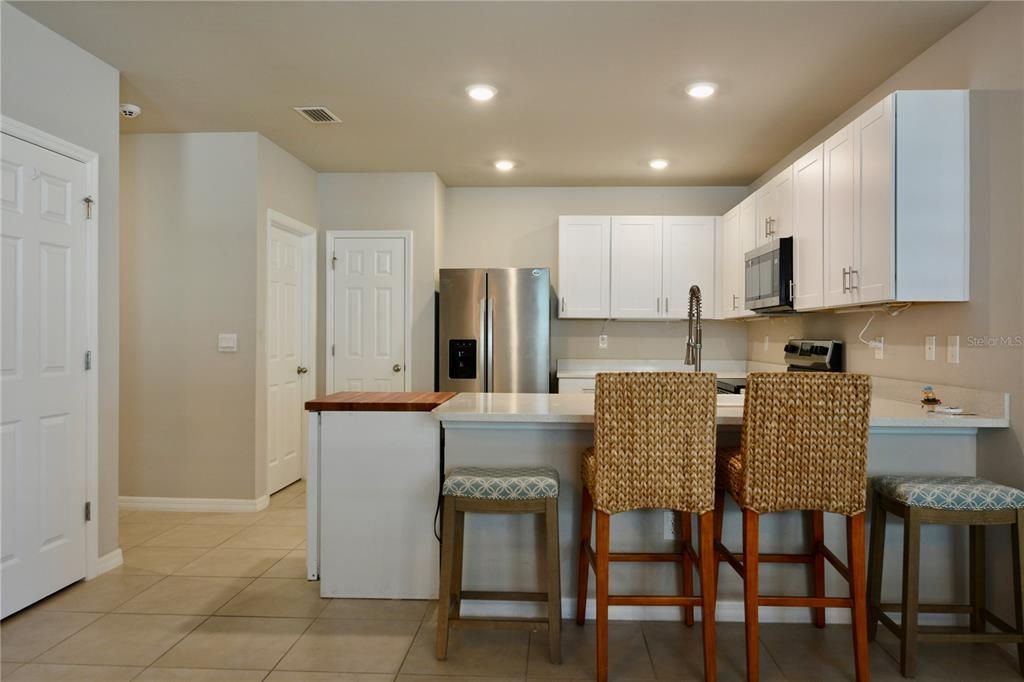 For Sale: $299,900 (2 beds, 2 baths, 1516 Square Feet)