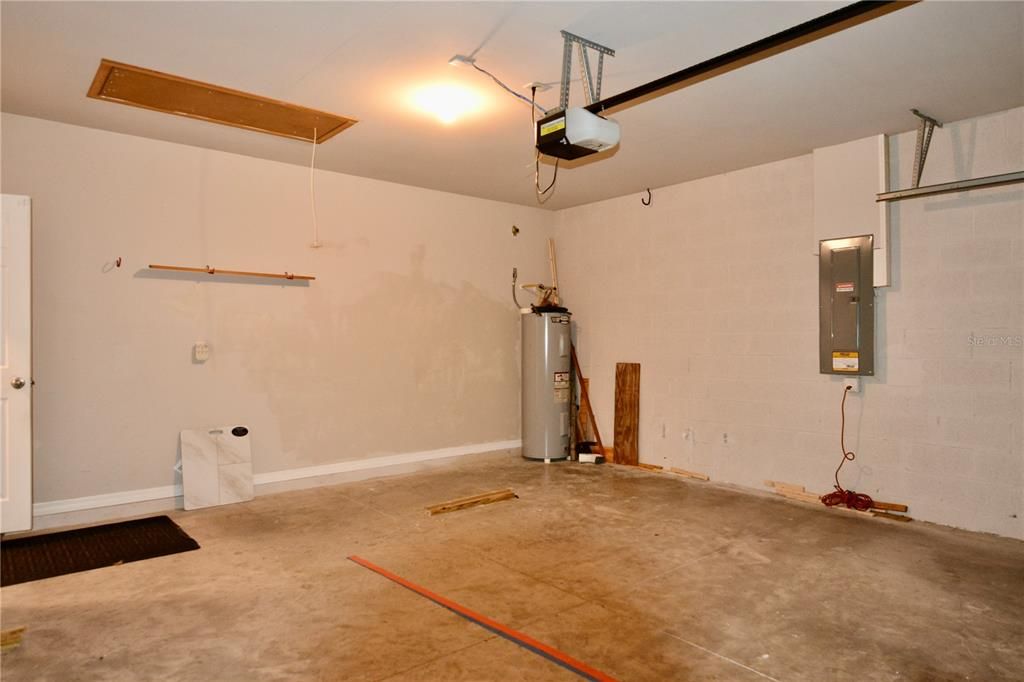 For Sale: $299,900 (2 beds, 2 baths, 1516 Square Feet)