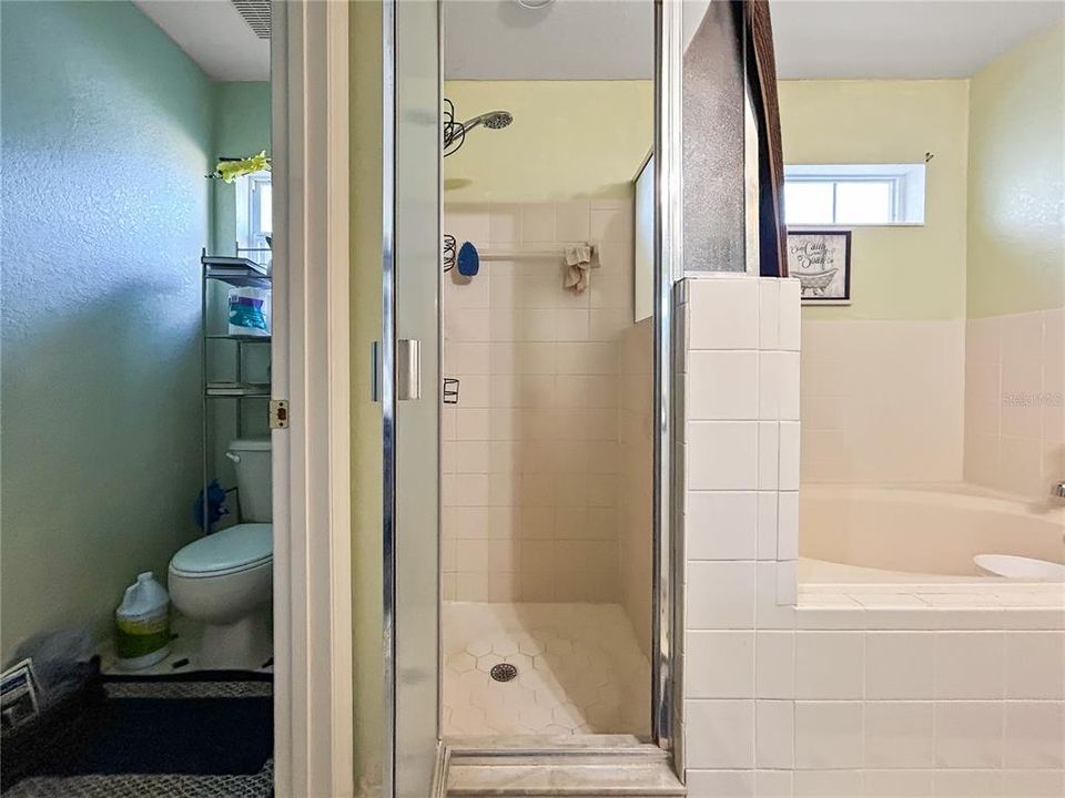 Activo con contrato: $239,900 (3 camas, 2 baños, 1601 Pies cuadrados)