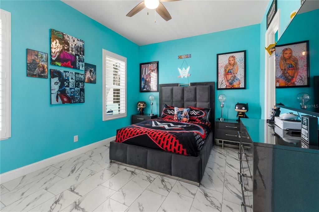 Activo con contrato: $795,000 (3 camas, 3 baños, 2001 Pies cuadrados)