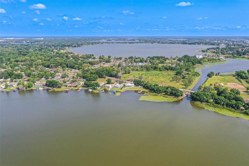 Activo con contrato: $795,000 (3 camas, 3 baños, 2001 Pies cuadrados)