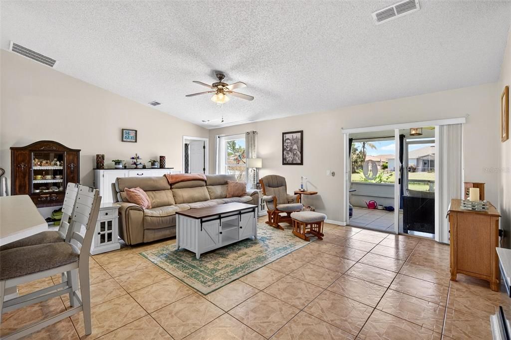 For Sale: $364,900 (3 beds, 2 baths, 2000 Square Feet)