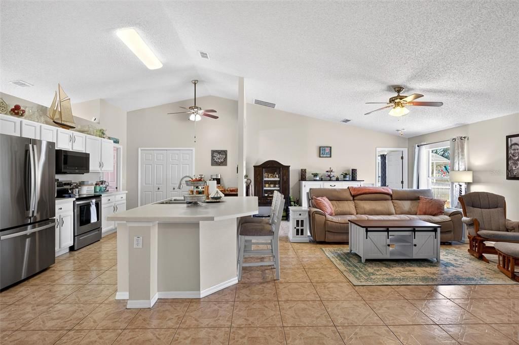 For Sale: $364,900 (3 beds, 2 baths, 2000 Square Feet)