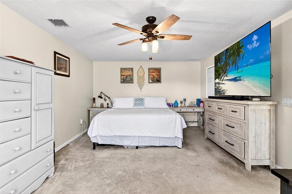 For Sale: $364,900 (3 beds, 2 baths, 2000 Square Feet)