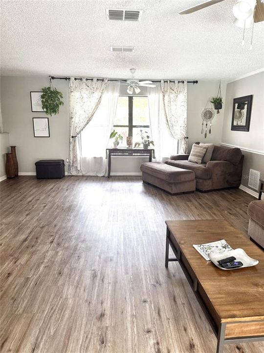 En Venta: $509,000 (3 camas, 2 baños, 1915 Pies cuadrados)