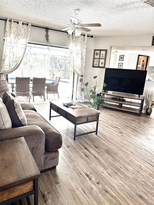 En Venta: $509,000 (3 camas, 2 baños, 1915 Pies cuadrados)