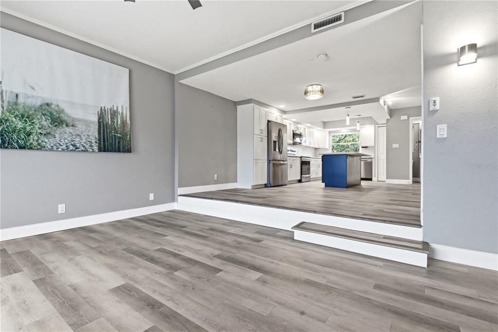 For Sale: $609,000 (2 beds, 2 baths, 1260 Square Feet)