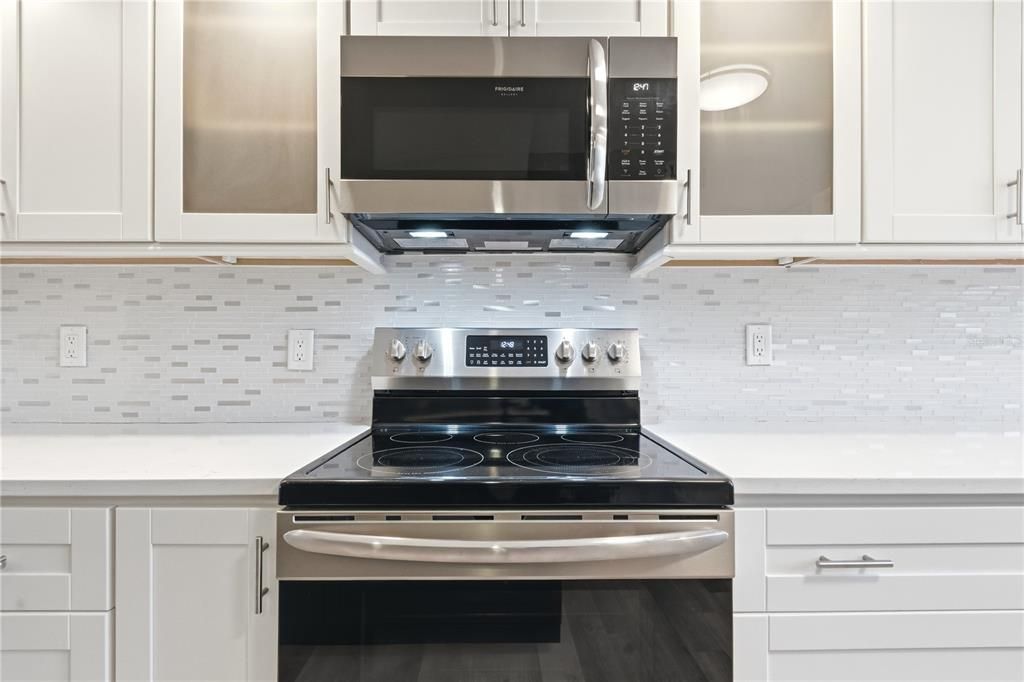 For Sale: $609,000 (2 beds, 2 baths, 1260 Square Feet)
