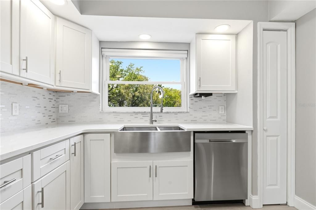 For Sale: $609,000 (2 beds, 2 baths, 1260 Square Feet)
