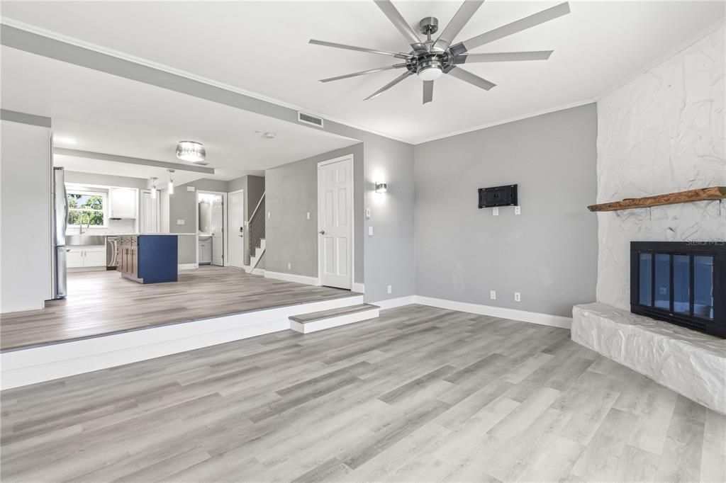 For Sale: $609,000 (2 beds, 2 baths, 1260 Square Feet)