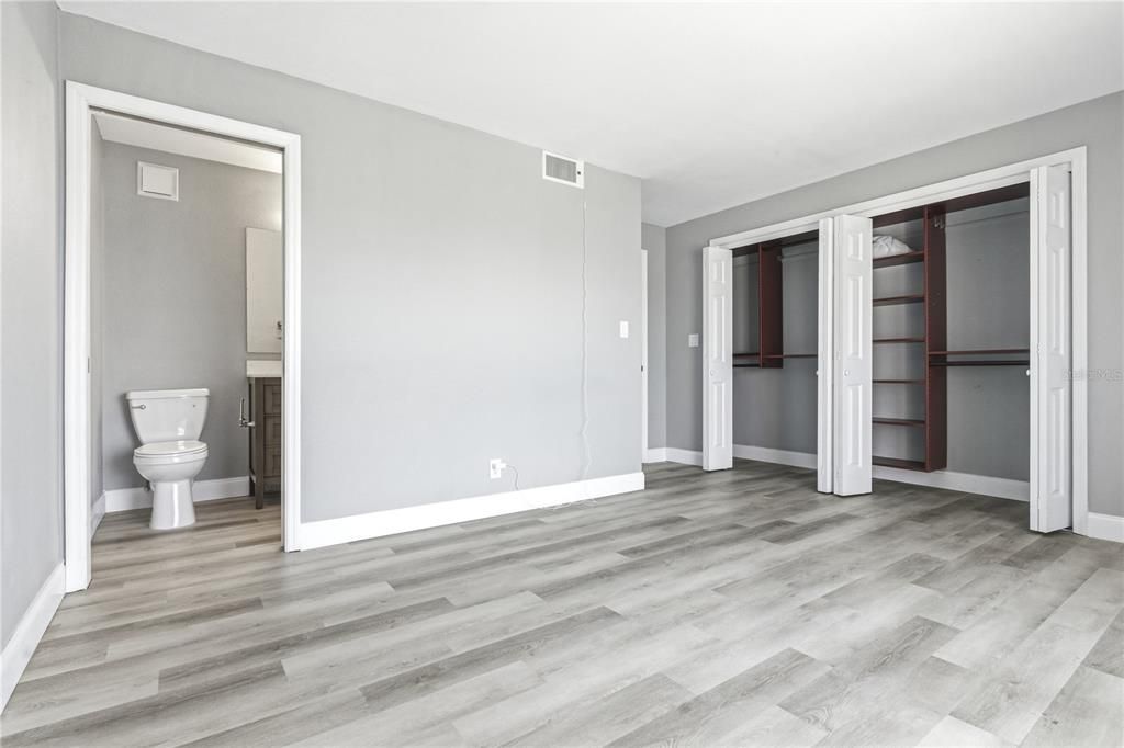 For Sale: $609,000 (2 beds, 2 baths, 1260 Square Feet)