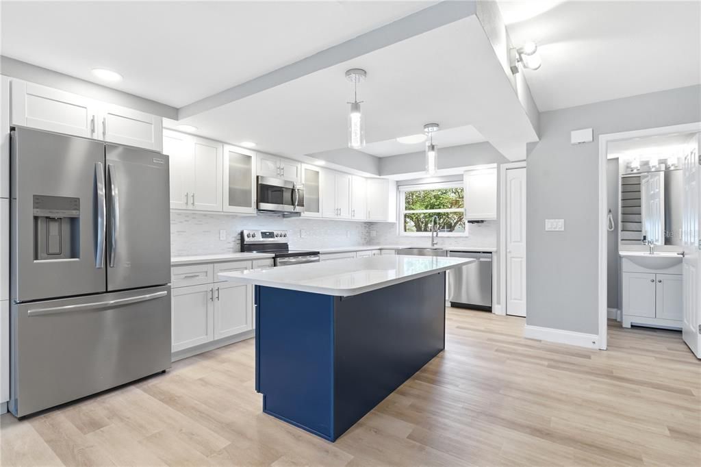 For Sale: $609,000 (2 beds, 2 baths, 1260 Square Feet)
