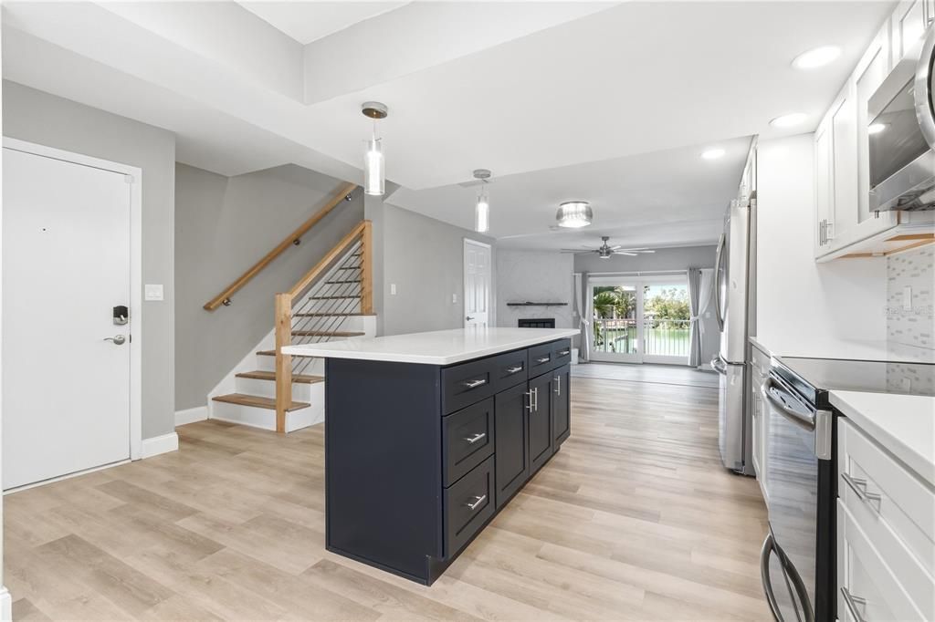 For Sale: $609,000 (2 beds, 2 baths, 1260 Square Feet)