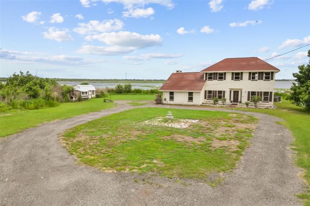 For Sale: $770,000 (4 beds, 2 baths, 2516 Square Feet)