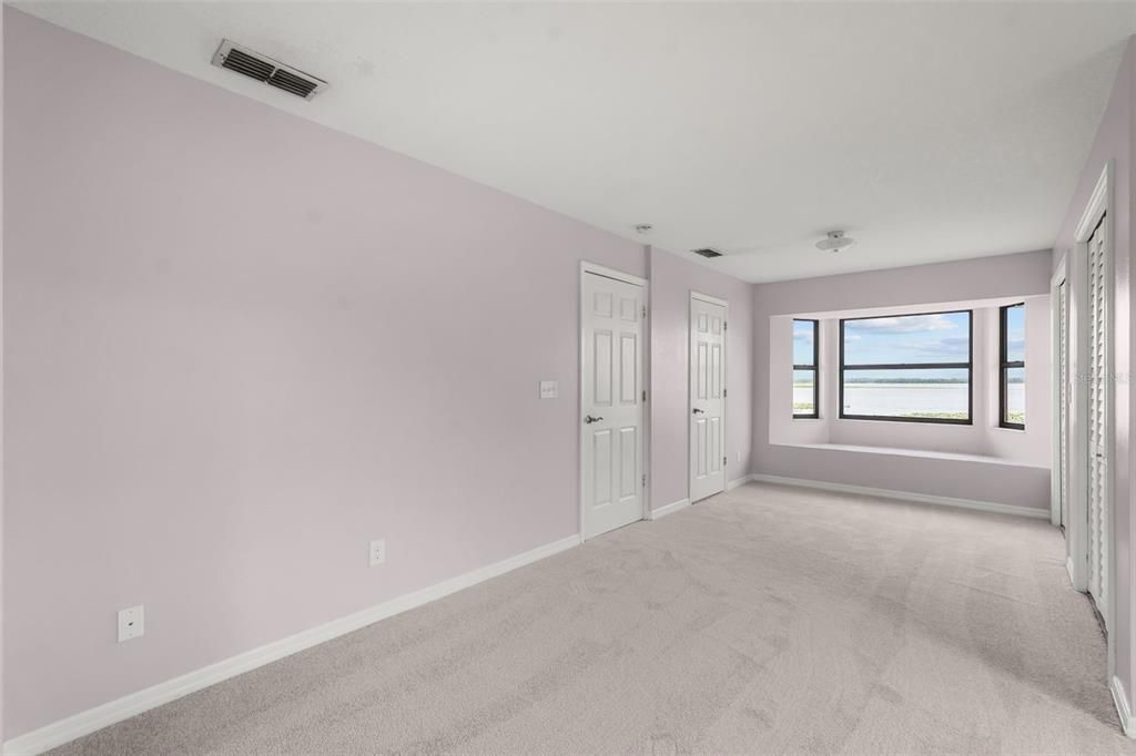 For Sale: $770,000 (4 beds, 2 baths, 2516 Square Feet)