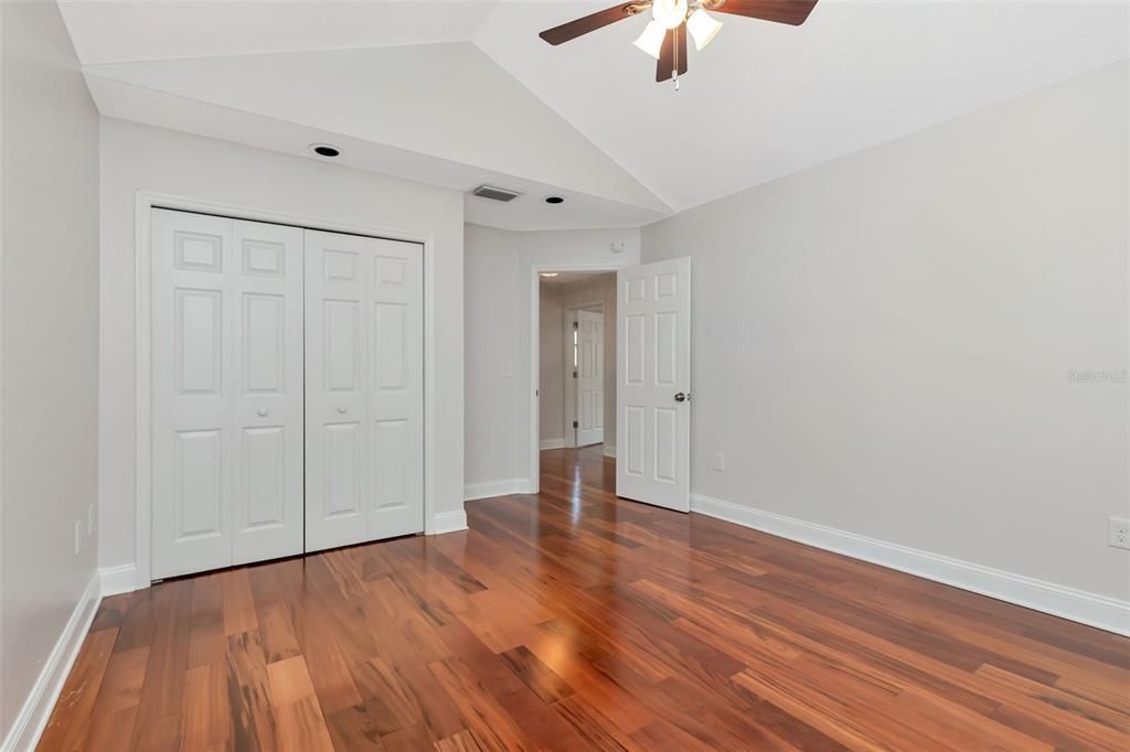 Activo con contrato: $1,029,000 (4 camas, 2 baños, 2154 Pies cuadrados)
