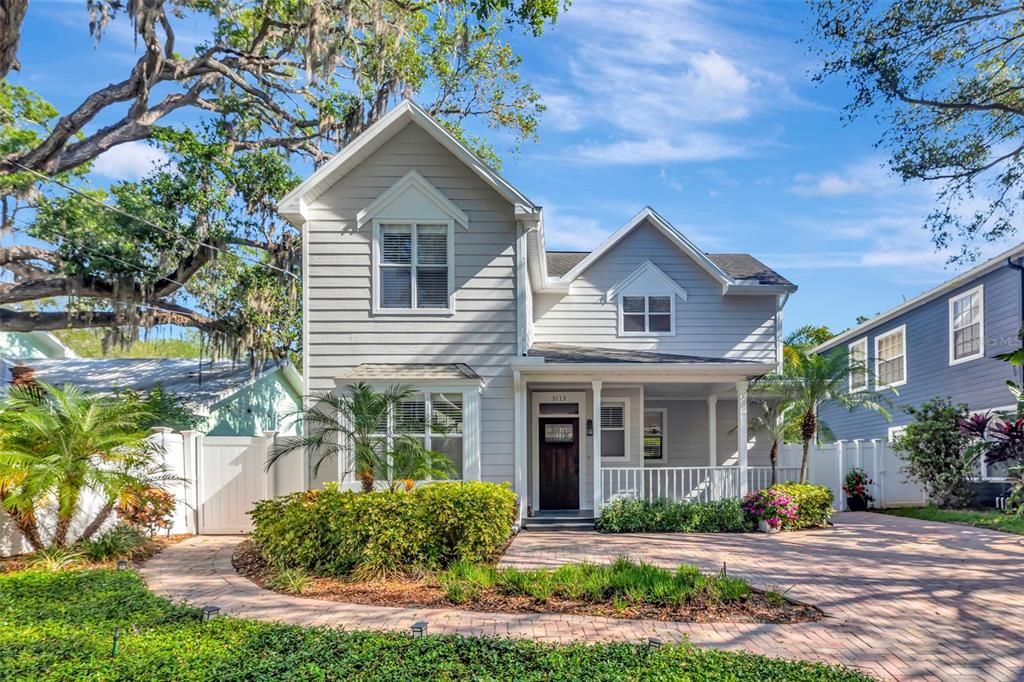 Activo con contrato: $1,029,000 (4 camas, 2 baños, 2154 Pies cuadrados)