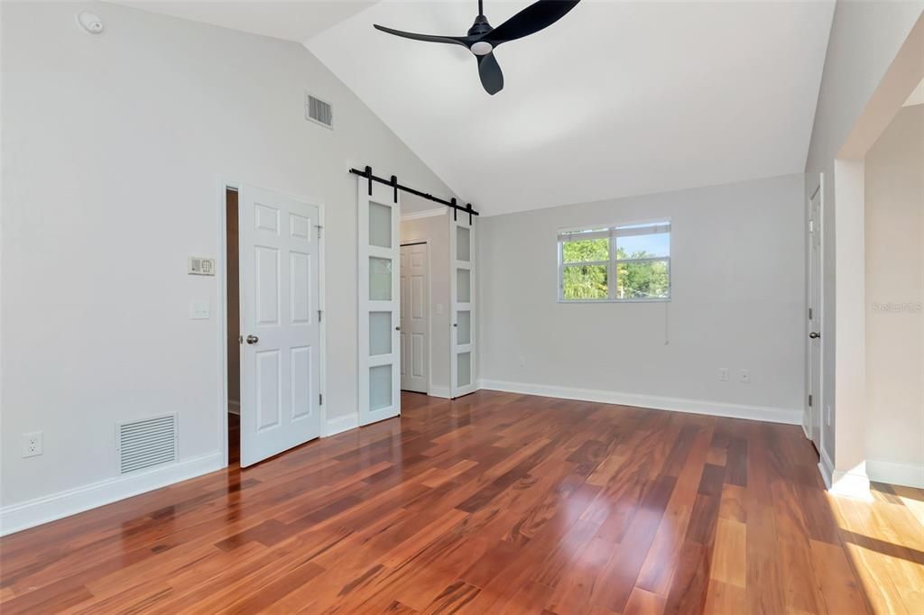 Activo con contrato: $1,029,000 (4 camas, 2 baños, 2154 Pies cuadrados)