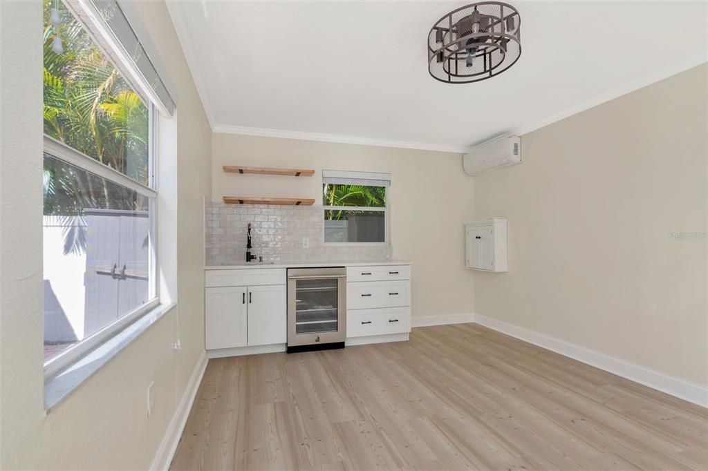 Activo con contrato: $1,029,000 (4 camas, 2 baños, 2154 Pies cuadrados)