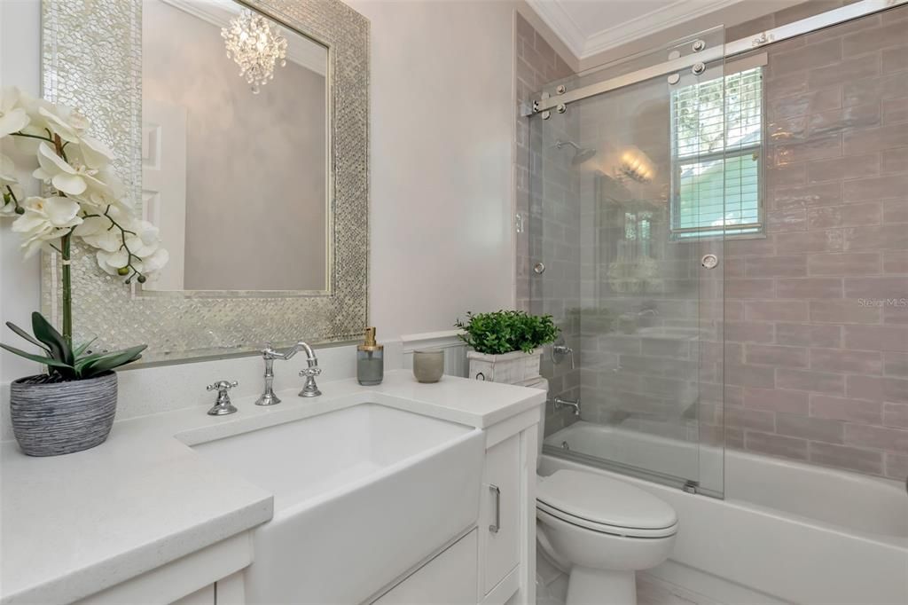 Activo con contrato: $1,029,000 (4 camas, 2 baños, 2154 Pies cuadrados)