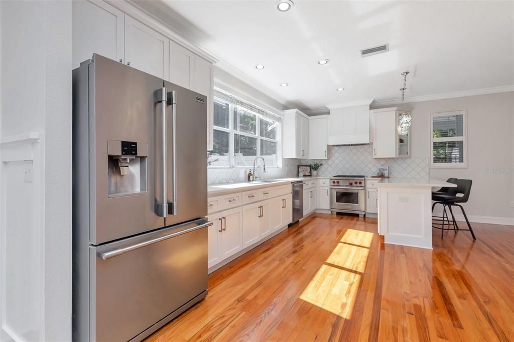 Activo con contrato: $1,029,000 (4 camas, 2 baños, 2154 Pies cuadrados)