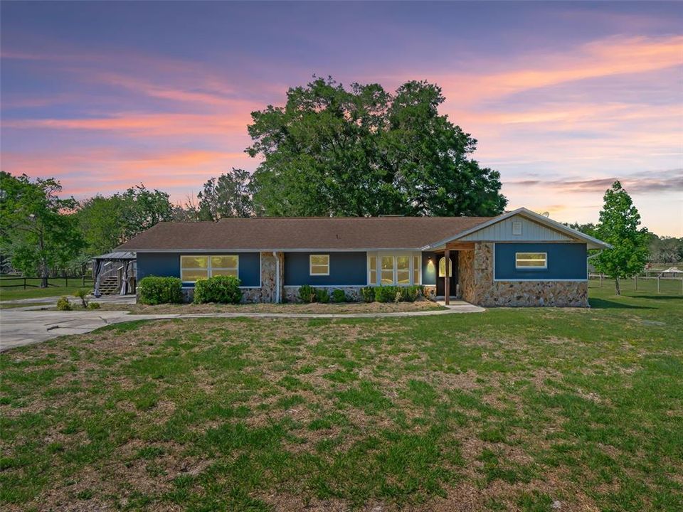 Activo con contrato: $385,000 (3 camas, 2 baños, 1965 Pies cuadrados)