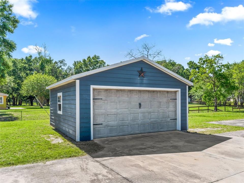 Activo con contrato: $385,000 (3 camas, 2 baños, 1965 Pies cuadrados)
