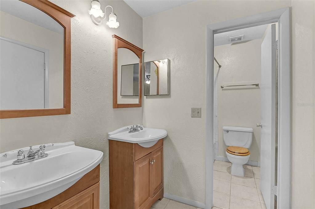 En Venta: $189,500 (2 camas, 2 baños, 1353 Pies cuadrados)