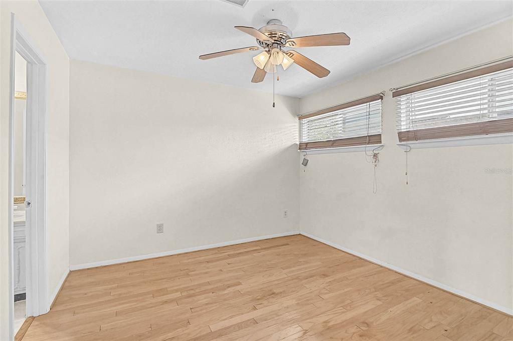 En Venta: $189,500 (2 camas, 2 baños, 1353 Pies cuadrados)
