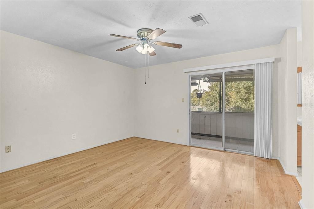 En Venta: $189,500 (2 camas, 2 baños, 1353 Pies cuadrados)