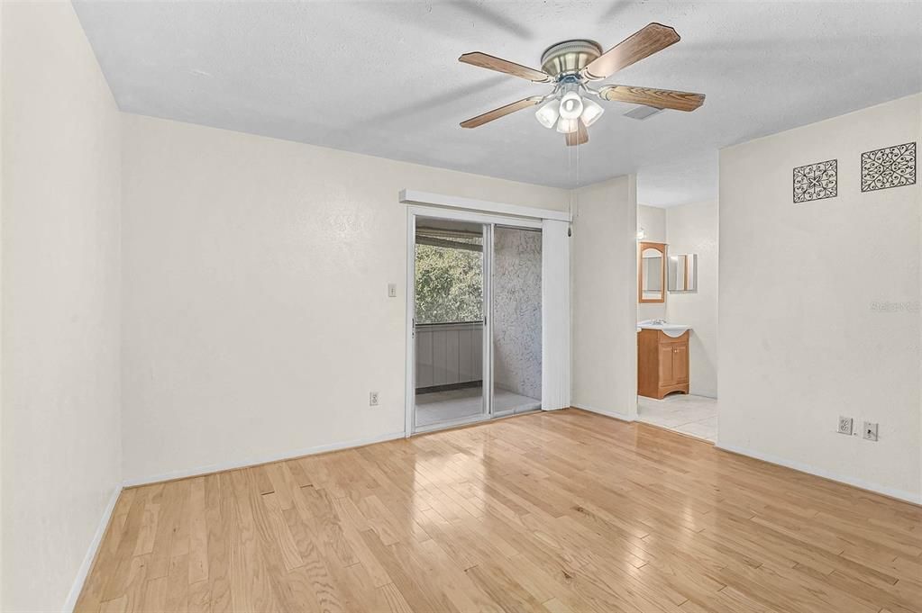 En Venta: $189,500 (2 camas, 2 baños, 1353 Pies cuadrados)