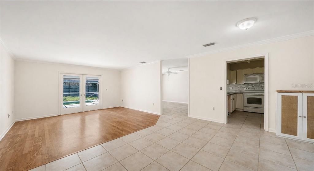 Activo con contrato: $445,000 (3 camas, 2 baños, 1500 Pies cuadrados)