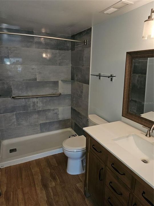 For Sale: $265,000 (2 beds, 2 baths, 890 Square Feet)